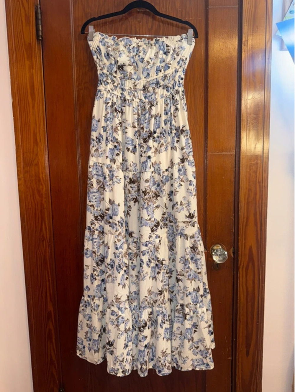 Altar’d State Strapless Floral Tiered Maxi Dress Medium Ivory Blue NWT [COPY]